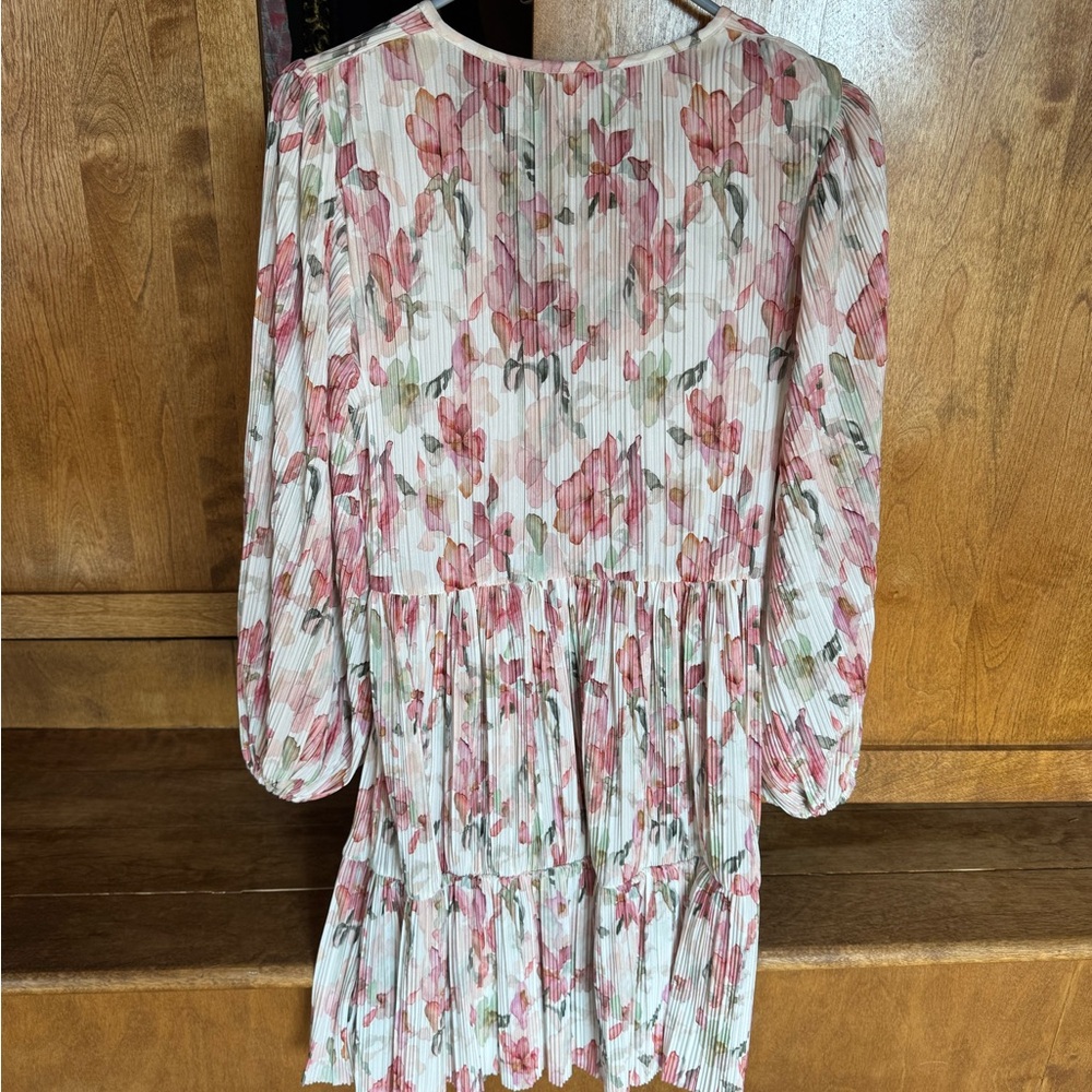 H&M Floral Pleated Mini Dress in Pink and Cream - Picture 4 of 5